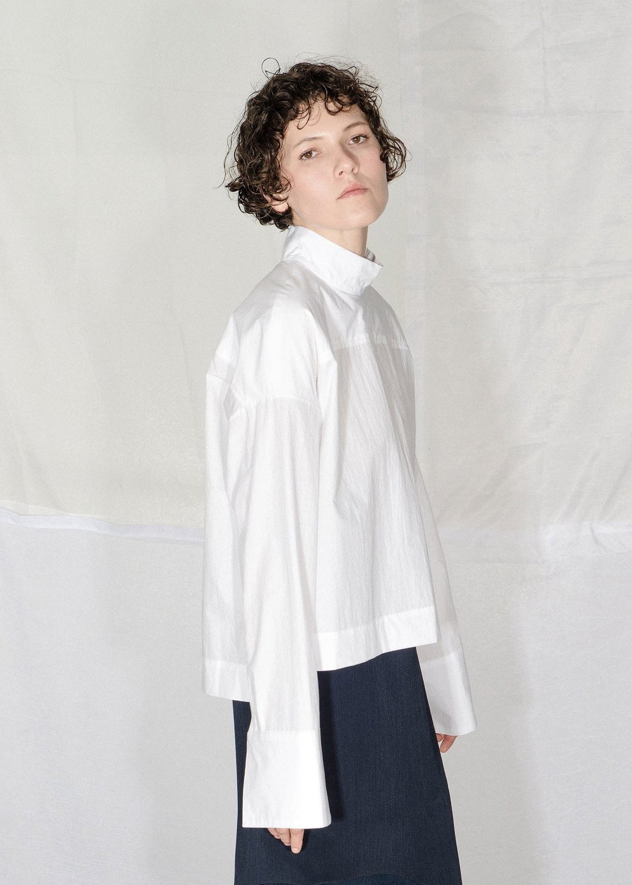 Oversize Mockneck Shirt - White – NOMIA